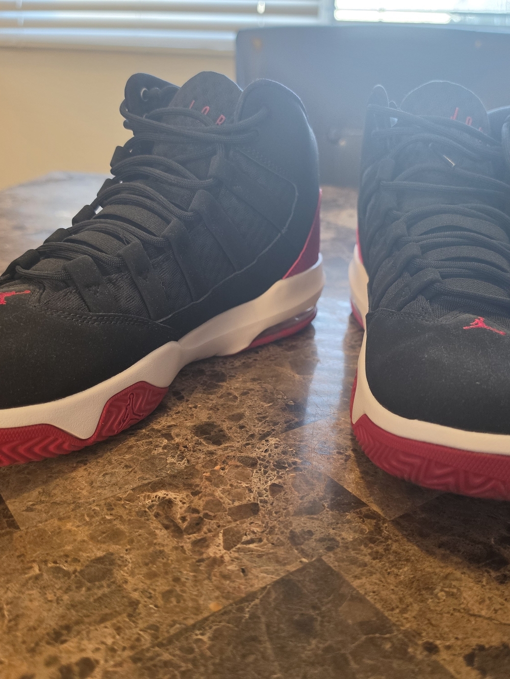 Jordan Max Aura Men's Basketball Shoes - Black/Red